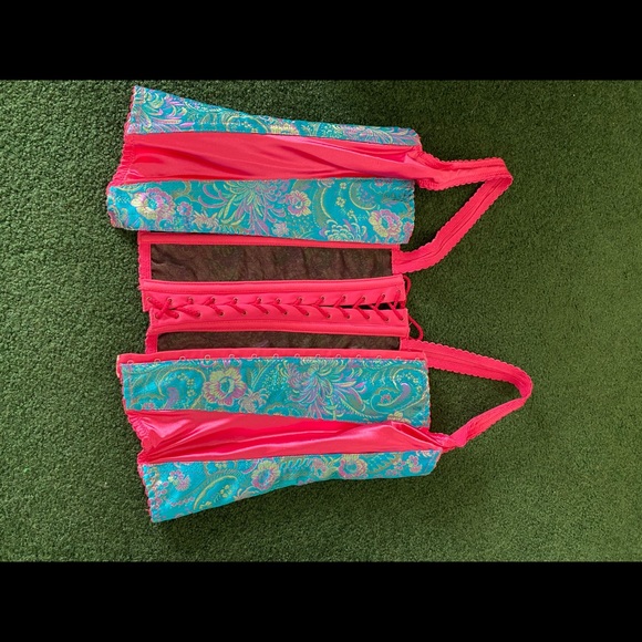 Ladies coursset shape wear - Picture 2 of 5